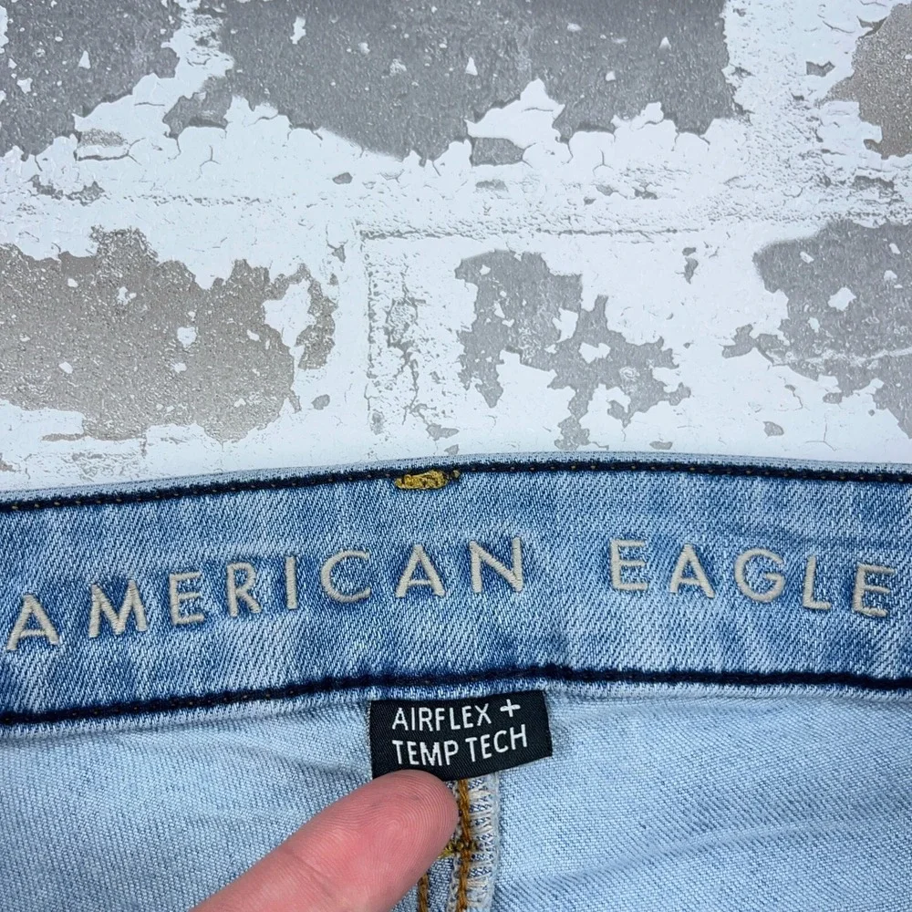 American Eagle Jeans Men 30x34 Athletic Skinny Fit Light Wash Faded Holes Ripped